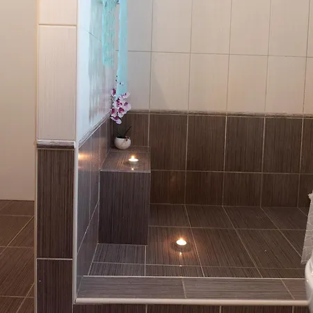 Alexandra Holiday home Exambela